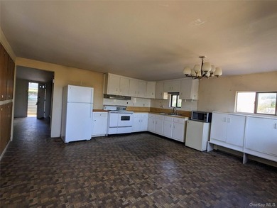 Tucked into one of the highest points in Smallwood, this - photo 9