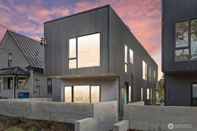 Lake Washington Condo For Sale in Seattle Washington