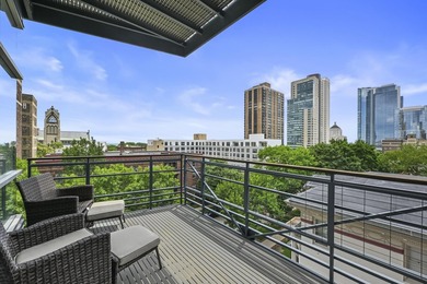 Experience elevated city living in this beautifully updated 2BR - photo 18
