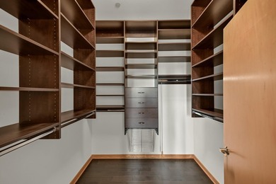 Experience elevated city living in this beautifully updated 2BR - photo 23
