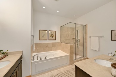 Experience elevated city living in this beautifully updated 2BR - photo 25