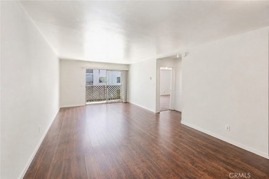 Welcome home to the Lindenwood condos! This beautifully - photo 6