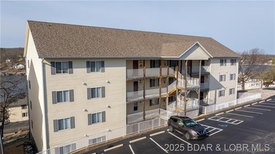 This well maintained, 2nd tier, Ledges Condo, with a lake view - photo 1