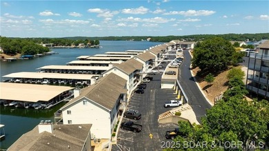 This well maintained, 2nd tier, Ledges Condo, with a lake view - photo 8