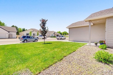 There's something about this part of South Nampa that just feels - photo 4