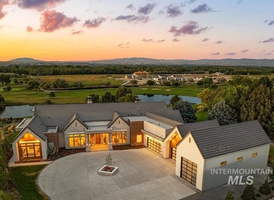 An irreplaceable single-level estate perched on nearly an - photo 1