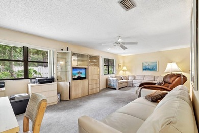 Welcome to this charming and spacious 3-bedroom, 2-bathroom - photo 15