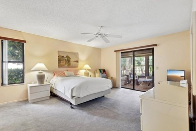 Welcome to this charming and spacious 3-bedroom, 2-bathroom - photo 20