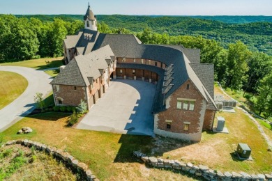 Spectacular Gated Estate on 104 Lakefront Acres! - photo 3
