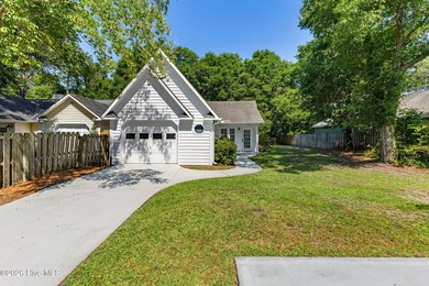 Rare opportunity in the heart of Wilmington with detached garage - photo 2