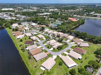 RARE Waterfront Home with a 2-car garage in the gated community - photo 42