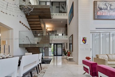 This spectacular property in Key Biscayne offers a luxurious and - photo 3