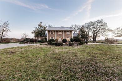 Welcome to an extraordinary 50 acre retreat offering privacy - photo 10