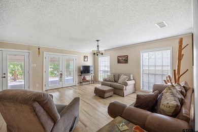 Enjoy lake front living in this charming 2-bedroom 2-bathroom - photo 11