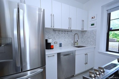 Step into this beautifully renovated 2-bedroom, 2-bath residence - photo 11