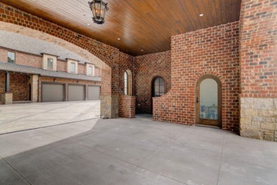 Spectacular Gated Estate on 104 Lakefront Acres! - photo 12