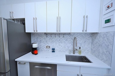 Step into this beautifully renovated 2-bedroom, 2-bath residence - photo 17