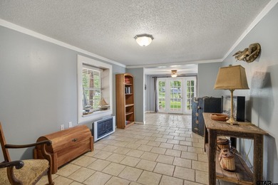 Enjoy lake front living in this charming 2-bedroom 2-bathroom - photo 22
