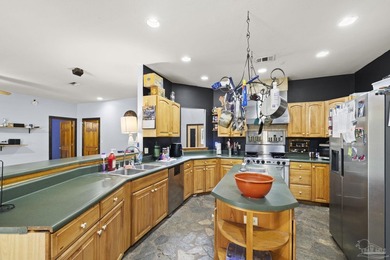 Located in the heart of Gulf Breeze, where white-sand beaches - photo 22