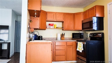 Charming, move-in ready home in Sunrise Beach with newer HVAC - photo 4