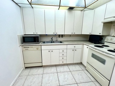 2/2 in Deerfield Beach Century Village 55+ Active Community - photo 25