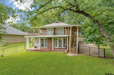 Enjoy lake front living in this charming 2-bedroom 2-bathroom - photo 33