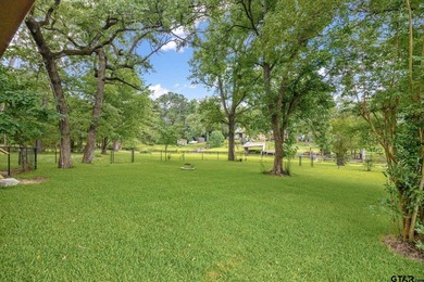 Enjoy lake front living in this charming 2-bedroom 2-bathroom - photo 34