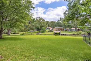 Enjoy lake front living in this charming 2-bedroom 2-bathroom - photo 38