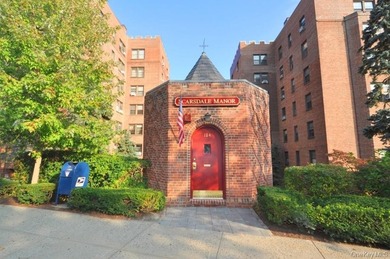 Step into this beautifully renovated 2-bedroom, 2-bath residence - photo 39