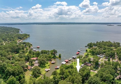 Enjoy lake front living in this charming 2-bedroom 2-bathroom - photo 42