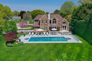 Nestled on a quiet cul-de-sac in Southampton, this beautifully - photo 1