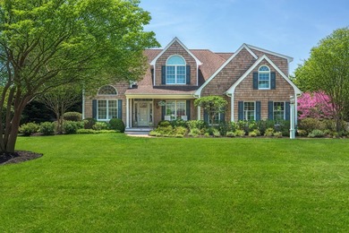 Nestled on a quiet cul-de-sac in Southampton, this beautifully - photo 2