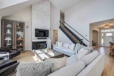 Nestled on a quiet cul-de-sac in Southampton, this beautifully - photo 8