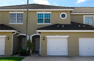 (private lake, pond, creek) Townhome/Townhouse For Sale in Pembroke Pines Florida