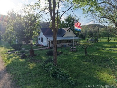 Live the best of both worlds-peaceful country living just - photo 3