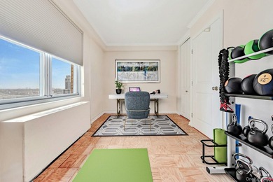 Stunning south views await you in this Kennedy House high-floor - photo 5
