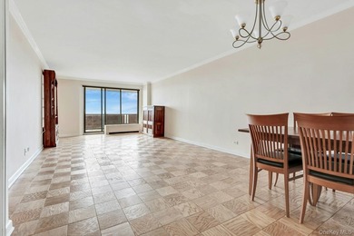 Stunning south views await you in this Kennedy House high-floor - photo 7