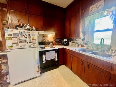 Live the best of both worlds-peaceful country living just - photo 8
