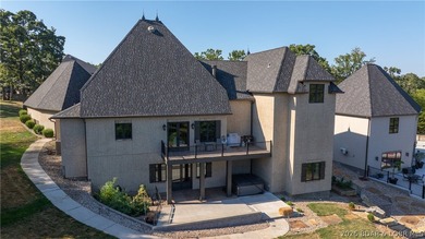 Welcome to a one-of-a-kind luxury estate in a gated Osage Beach - photo 4