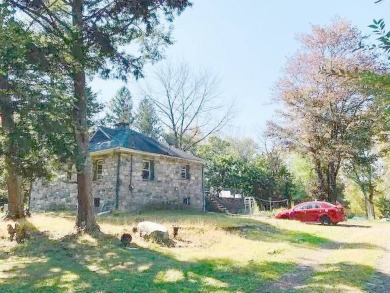 Barger Pond Home For Sale in Putnam Valley New York