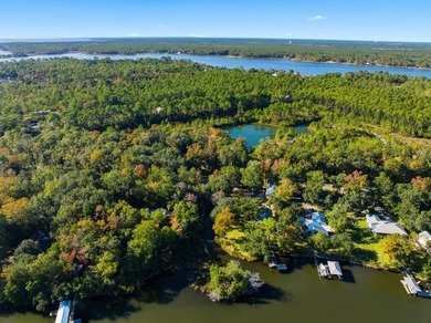 Experience the beauty of bayfront living with this exceptional 0 - photo 13