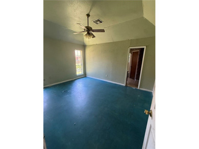 Packed with charm and endless potential, this adorable 3-bedroom - photo 16