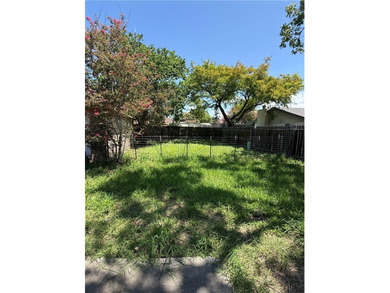 Packed with charm and endless potential, this adorable 3-bedroom - photo 18
