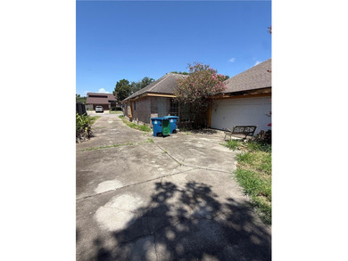 Packed with charm and endless potential, this adorable 3-bedroom - photo 20