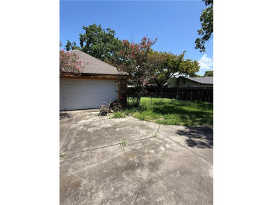Packed with charm and endless potential, this adorable 3-bedroom - photo 21