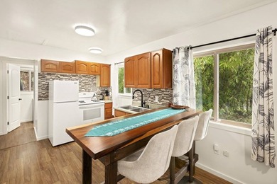 Cottage-style home on approximately 1/4 acre in a forested - photo 3