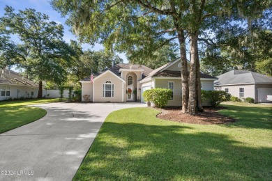 (private lake, pond, creek) Home Sale Pending in Beaufort South Carolina