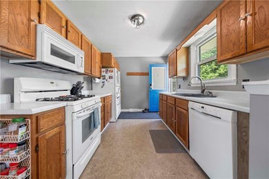 Welcome to 18 Chester Avenue! This beautifully maintained - photo 8