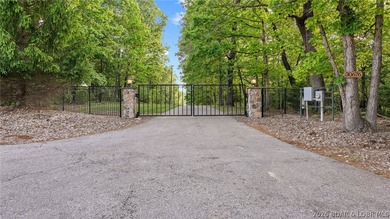 Welcome to 15 acres with over 400 feet of calm waterfront. This - photo 1