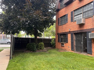 Welcome to House Beautiful Condominium! A highly desirable and - photo 14